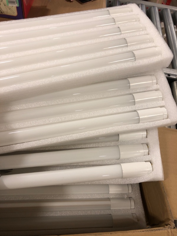 Photo 2 of 20 Pack 3CCT 4FT LED T8 Hybrid Type A+B Light Tube, 18W, 4000K/5000K/6500K Selectable, Plug & Play or Ballast Bypass, Single or Double End Powered, 2300lm, Frosted Cover, T8 T10 T12, 120-277V, UL, FCC