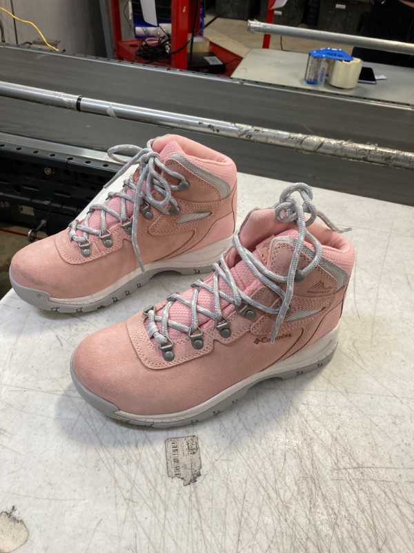 Photo 1 of Columbia Women's Newton Ridge Plus Waterproof Amped Hiking Boot SIZE 7----dirty and scratched 