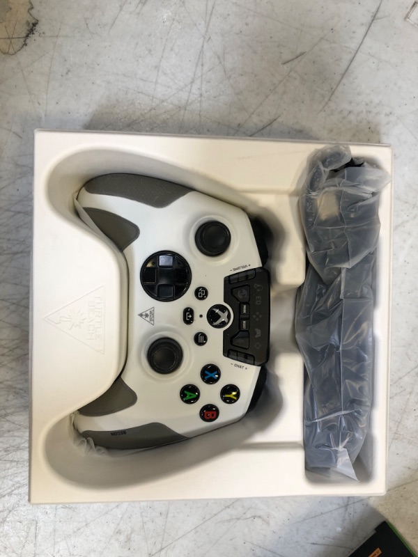 Photo 3 of Turtle Beach Recon Controller Wired Gaming Controller for Xbox Series X & Xbox Series S, Xbox One & Windows 10 PCs Featuring Remappable Buttons, Audio Enhancements, and Superhuman Hearing - White Recon Controller White