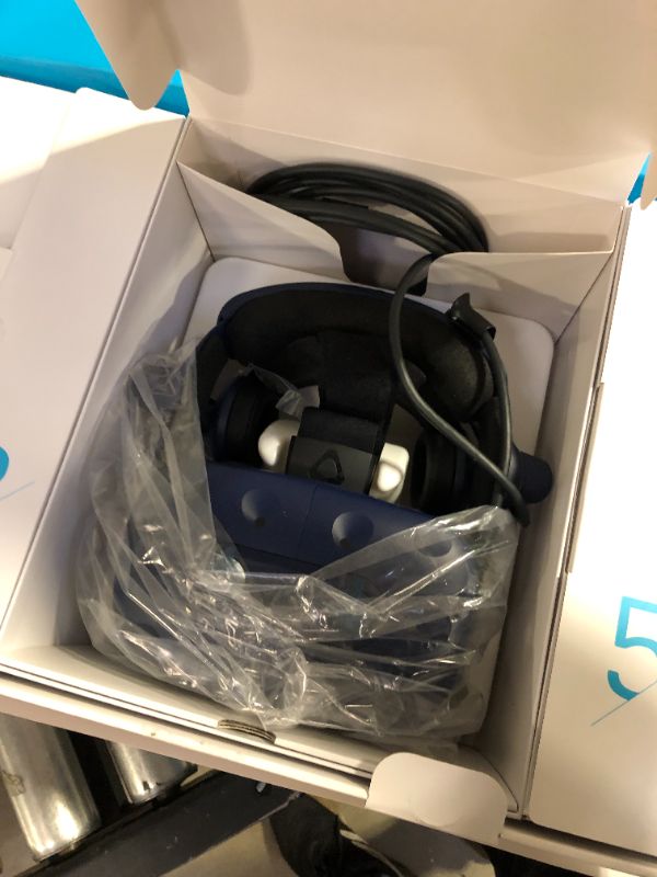 Photo 3 of HTC VIVE Pro Virtual Reality System