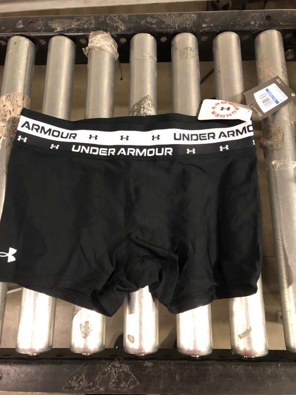 Photo 2 of YOUTH XL ---Under Armour Kids Armour Heat Gear Shorty (Big Kids)