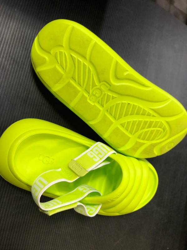 Photo 3 of 9w---UGG Sport Yeah "Key Lime" Preschool Girls' Slide
