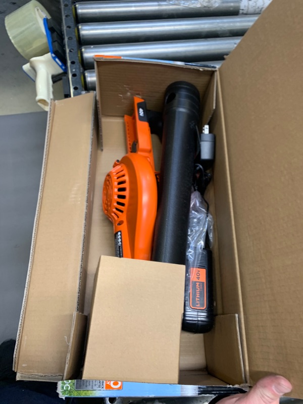 Photo 3 of BLACK+DECKER LSW40C Lithium Sweeper + 40-Volt Battery Pack Kit w/ extra 2.0 AH Battery --- Box Packaging Damaged, Minor Use
