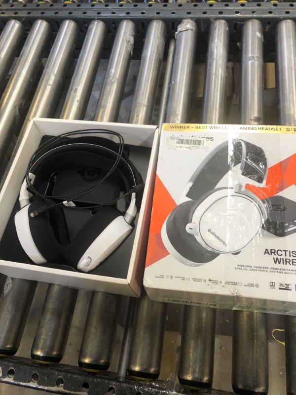 Photo 2 of SteelSeries Arctis Pro + GameDAC Wired Gaming Headset - Certified Hi-Res Audio - Dedicated DAC and Amp - for PS5/PS4 and PC - White
