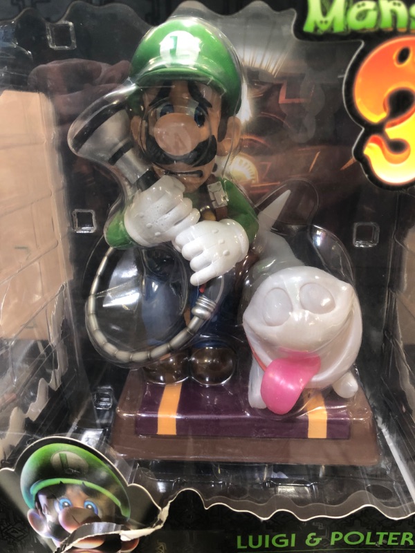 Photo 4 of First 4 Figures Luigis Mansion 3 Luigi and Polterpup 9-Inch PVC Collector Edition Statue
