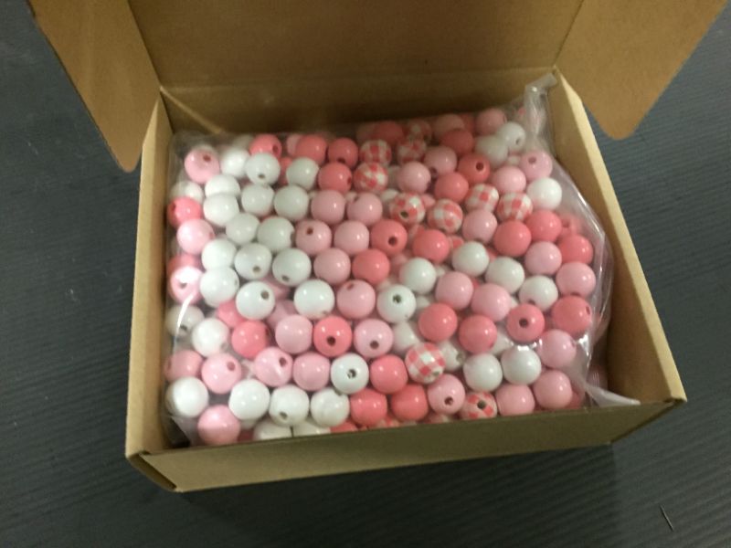 Photo 1 of 500 Pieces 16 mm Valentine's Day Wooden Beads Colored Buffalo Plaid Wood Bead White Natural Polished Bead Rustic Farmhouse Craft Bead for Home Party DIY Decor (Adorable Color,Vibrant Patterns)
