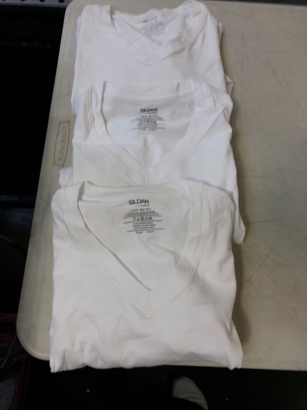 Photo 1 of 3 PCK GILDAN V NECK SHIRTS WHITE LAGE