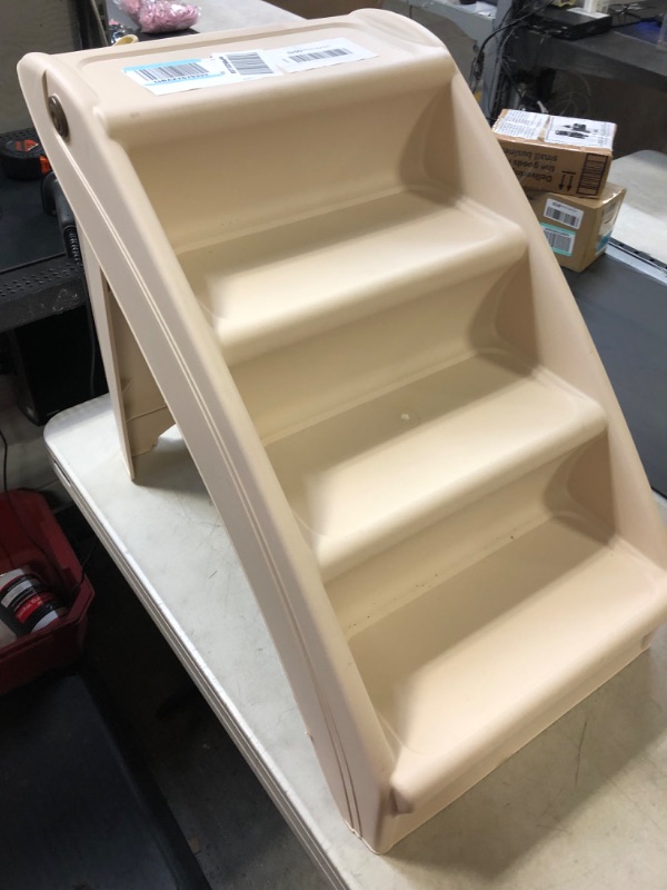 Photo 1 of 4 STEP PLASTIC LADDER FOR PET BEIGE 
USEED - DIRTY