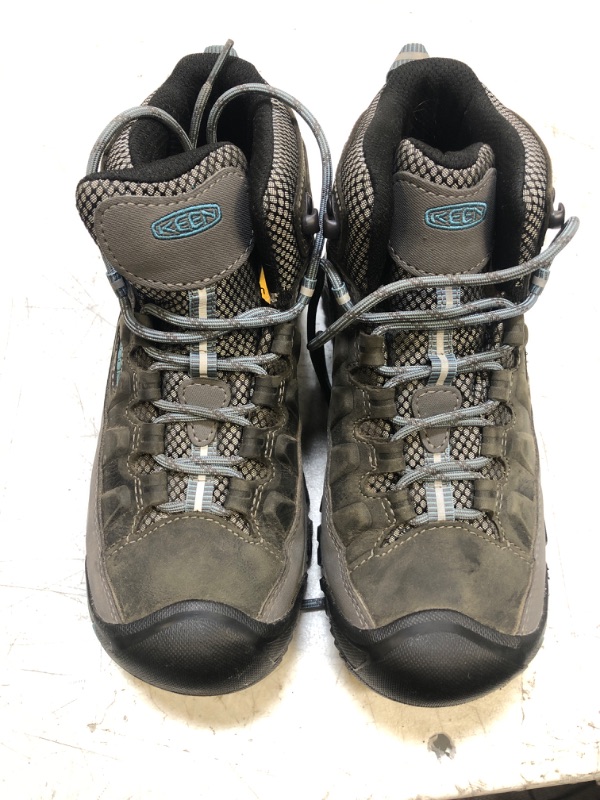 Photo 1 of KEEN Women's Targhee 3 Mid Height Waterproof Hiking Boots
SIZE 7.5