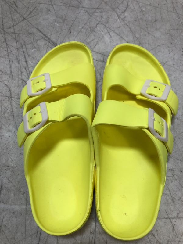 Photo 1 of SIZWE 39 -- NEON SANDALS 