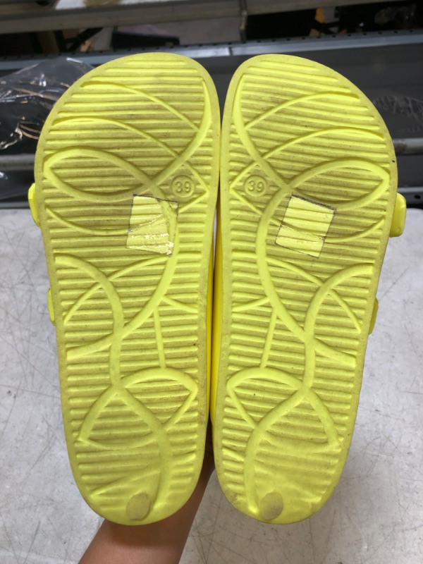 Photo 1 of SIZWE 39 -- NEON SANDALS 