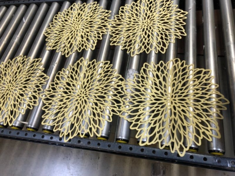 Photo 1 of 5----Round Pressed Vinyl Placemats Gold Metallic Hollow Out Leaf Flower Table Mats Decorative Wedding Accent Centerpiece Placemat for Holiday Party Reception Home Kitchen Dining Table 5 Gold 