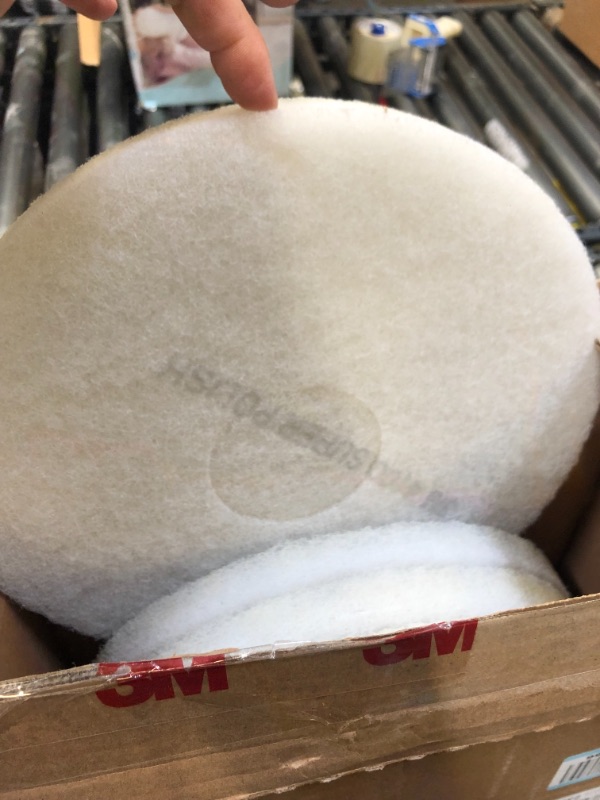 Photo 1 of 3m 4100 12" White Super Polish Pads 5/case 
