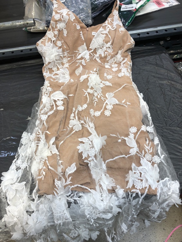 Photo 1 of Dress the Population Women's Audrey Spaghetti Strap Midi A-line 3D Floral Dress Large Off White/Nude