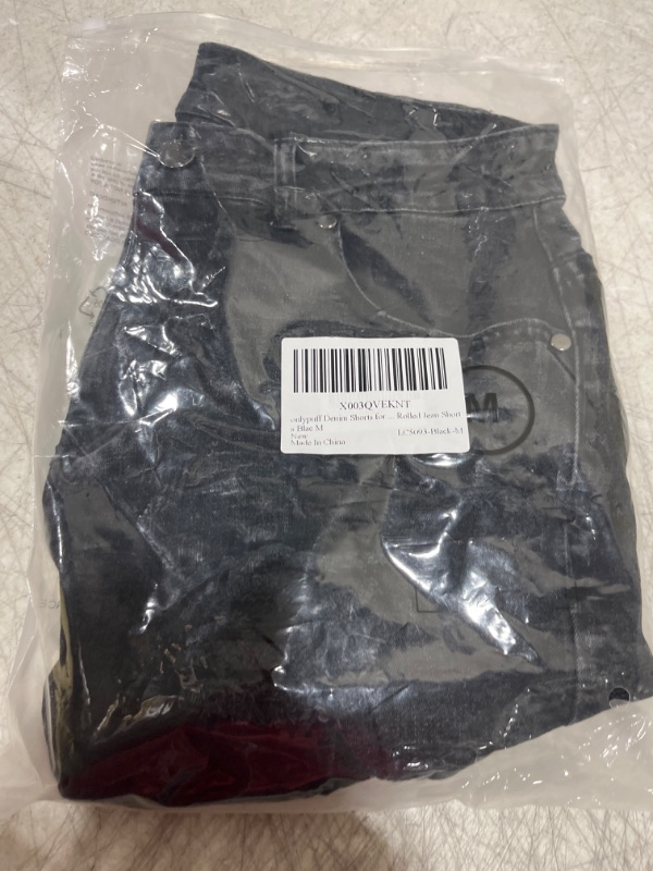 Photo 1 of WOMENS SHORTS - MD 
