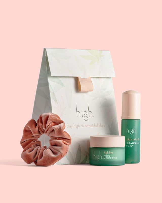 Photo 1 of High Beauty | high value KIT | Hydrating & Refreshing CLEANSING FOAM | Anti-Aging, Hydrating & Replenishing FACIAL MOISTURIZER | Stylish Velvet Hair SCRUNCHIE | All Natural Skincare Kit | 3Pc Set