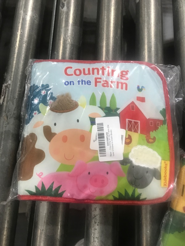 Photo 1 of Counting on the Farm (Deluxe Children's Cloth Book) 