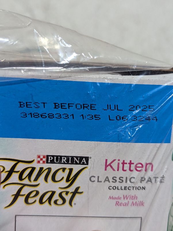 Photo 2 of Fancy Feast Purina Kitten Canned Wet Cat Food Classic Pate Variety Pack Poultry & Seafood (24) 3 oz. Cans