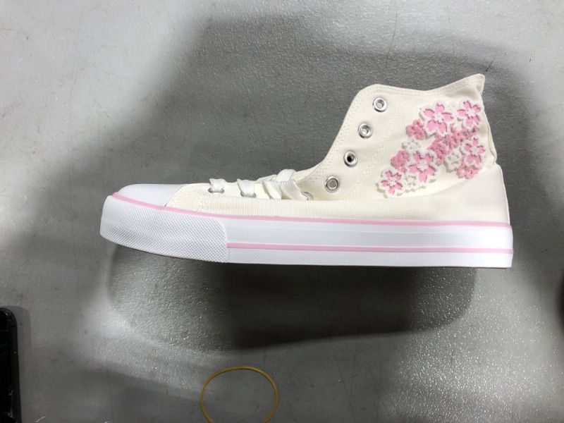 Photo 1 of Adokoo Womens Canvas Shoes Low Top Lace up Fashion Sneakers womens size 9

