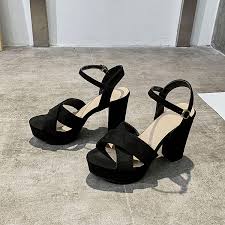 Photo 1 of BLACK HEELS SIZE 8 IN WOMEN