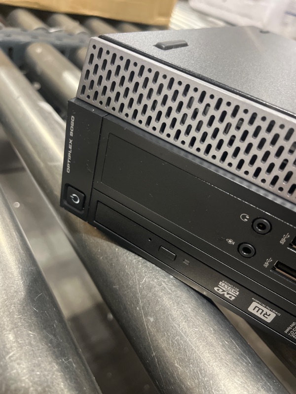 Photo 1 of Dell Optiplex 9020 Small Form Factor Desktop with Intel Core i7-4770 Upto 3.9GHz, HD Graphics 4600 4K Support, 32GB RAM, 1TB SSD, DisplayPort, HDMI, Wi-Fi, Bluetooth - Windows 10 Pro (Renewed) Intel Core i7-4770 | No Optical
