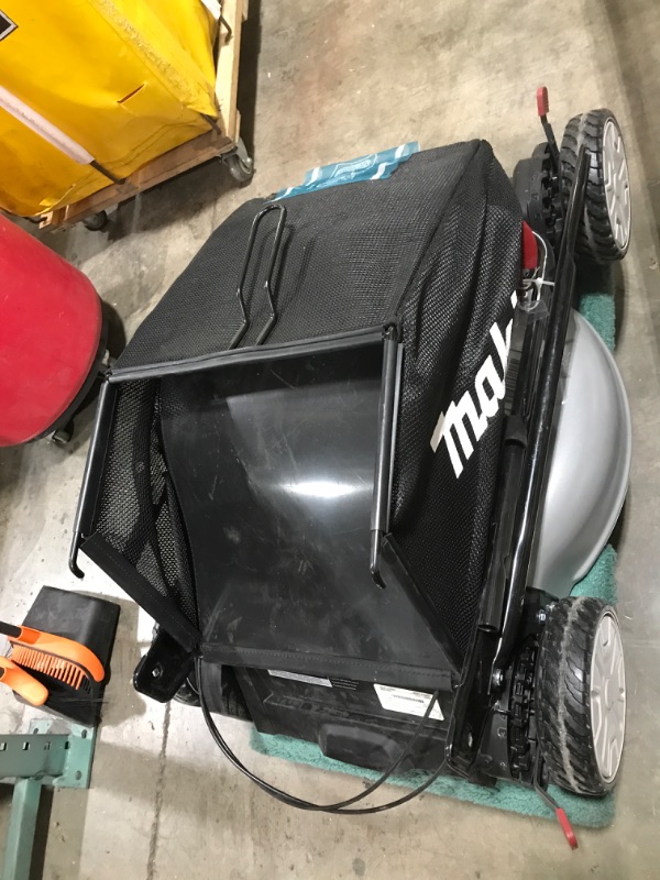 Photo 8 of 22 in. 140 cc Briggs & Stratton Walk Behind Gas Self-Propelled Lawn Mower with Front Wheel Drive and Makina Dust Bag
