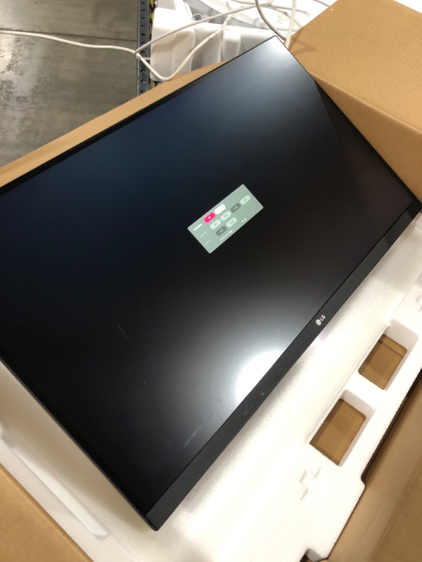 Photo 2 of LG UltraFine UHD 27-Inch 4K UHD 2160p Computer Monitor 27UN850-W, IPS with VESA DisplayHDR 400, AMD FreeSync, and USB-C, White 27 Inches Power Delivery: 60W