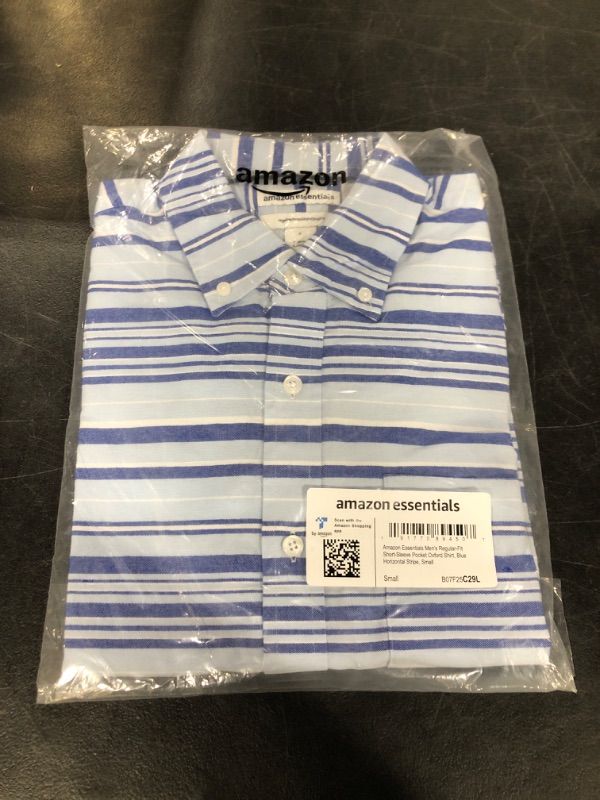 Photo 2 of Amazon Essentials Men's Regular-Fit Short-Sleeve Pocket Oxford Shirt Small Blue Horizontal Stripe Small