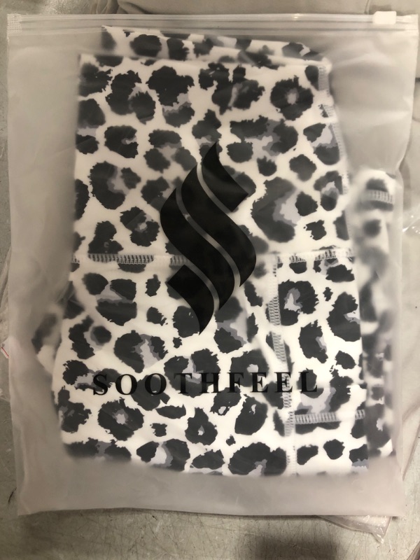 Photo 2 of (S) Women's High Waist Yoga Shorts with Side Pockets Tummy Control Running Gym Workout Biker Shorts for Women 8" /3" 8 Inch 8" White Leopard