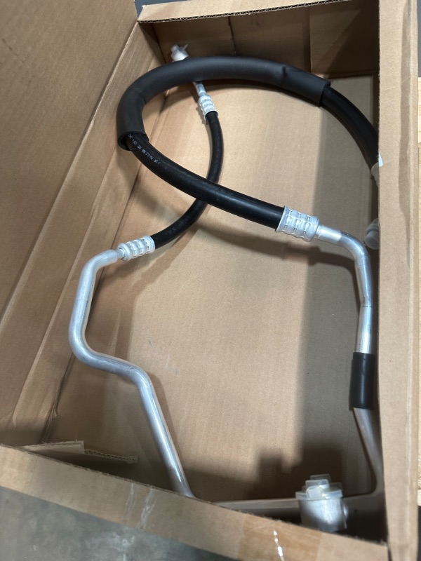 Photo 2 of GM Genuine Parts 15-31009 Air Conditioning Compressor and Condenser Hose Assembly