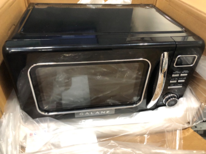 Photo 3 of 1.1 cu. ft. Retro Countertop Microwave in Black