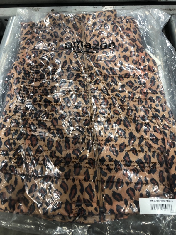 Photo 1 of Amazon Essentials Girls and Toddlers' Lightweight Water-Resistant Packable Mock Puffer Jacket Large Leopard