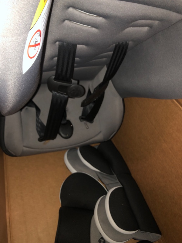 Photo 2 of [READ NOTES]
Safety 1st Jive 2-in-1 Convertible Car Seat,Rear-Facing 5-40 pounds and Forward-Facing 22-65 pounds, Black Fox