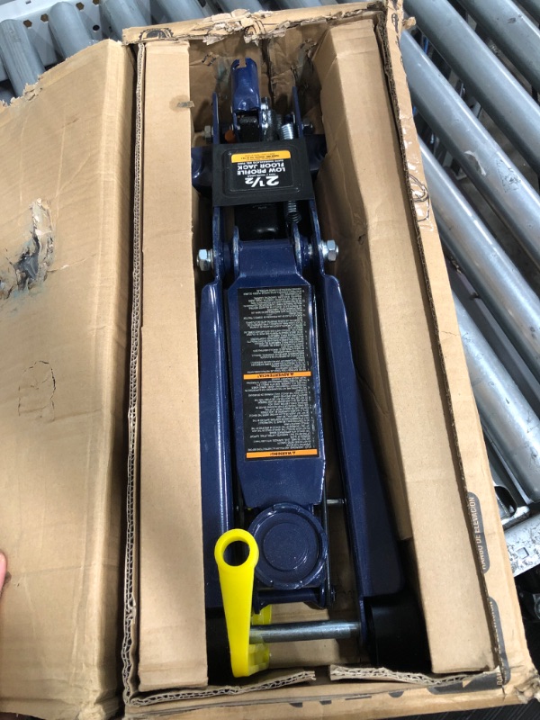 Photo 2 of * not functional * sold for parts * repair *
TCE TCET825051 Torin Hydraulic Low Profile Trolley Service/Floor Jack with Single Piston Quick Lift Pump, 2.5 Ton (5,000 lb) Capacity, Blue