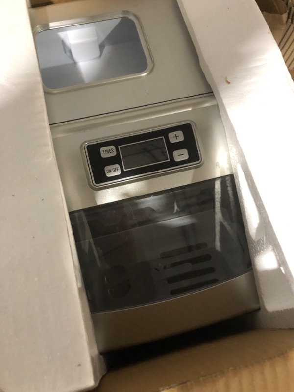 Photo 3 of [FOR PARTS, READ NOTES]
FRIGIDAIRE XL ICE MAKER 