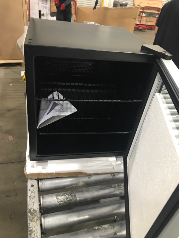 Photo 3 of ( TESTED )Frigidaire 70 Can Beverage Refrigerator, (EFMIS164-CU) Black