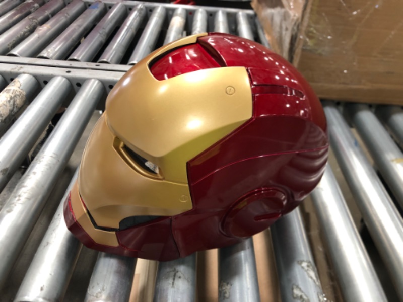 Photo 2 of Avengers Marvel Legends Iron Man Electronic Helmet 