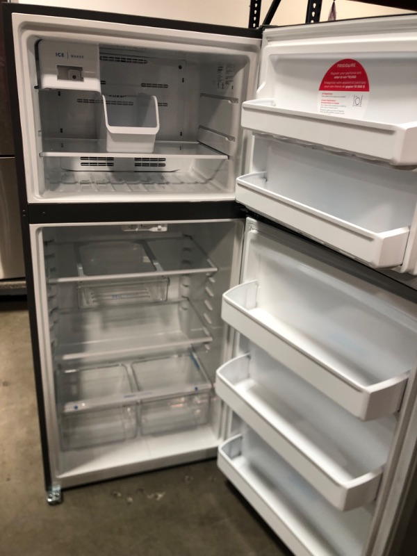 Photo 4 of ***DOES NOT COOL***Frigidaire Garage-Ready 18.3-cu ft Top-Freezer Refrigerator (Easycare Stainless Steel)