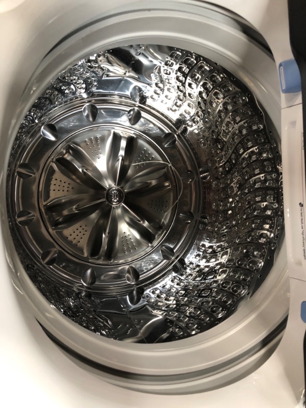 Photo 3 of LIKE NEW**Samsung 5.5-cu ft High Efficiency Impeller Smart Top-Load Washer (Ivory) 