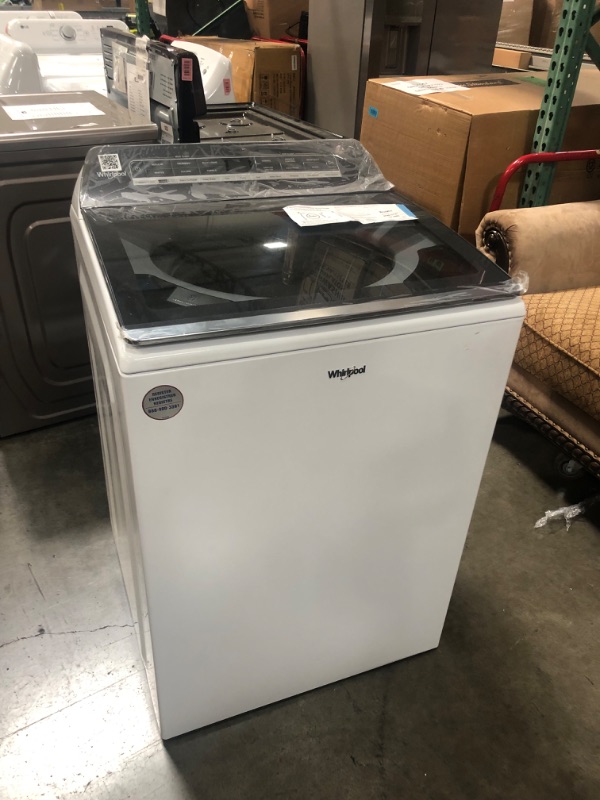 Photo 2 of SCRATCHED GLASS LID**Whirlpool Smart Capable w/Load and Go 5.3-cu ft High Efficiency Impeller and Agitator Smart Top-Load Washer (White)