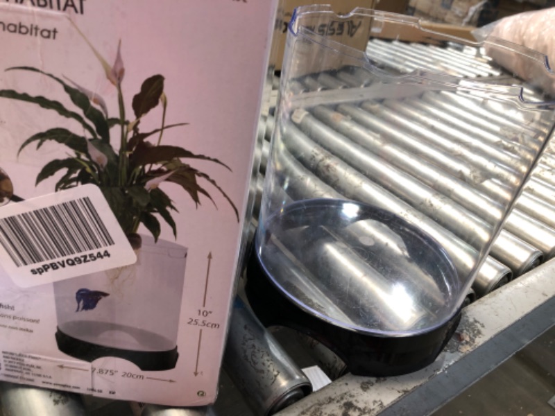 Photo 2 of **MISSING LID**
Penn-Plax Aquaponic Planter and Aquarium for Betta Fish | Tank Promotes Healthy Hydroponic Environment for Plants and Fish 1.4 Gallon