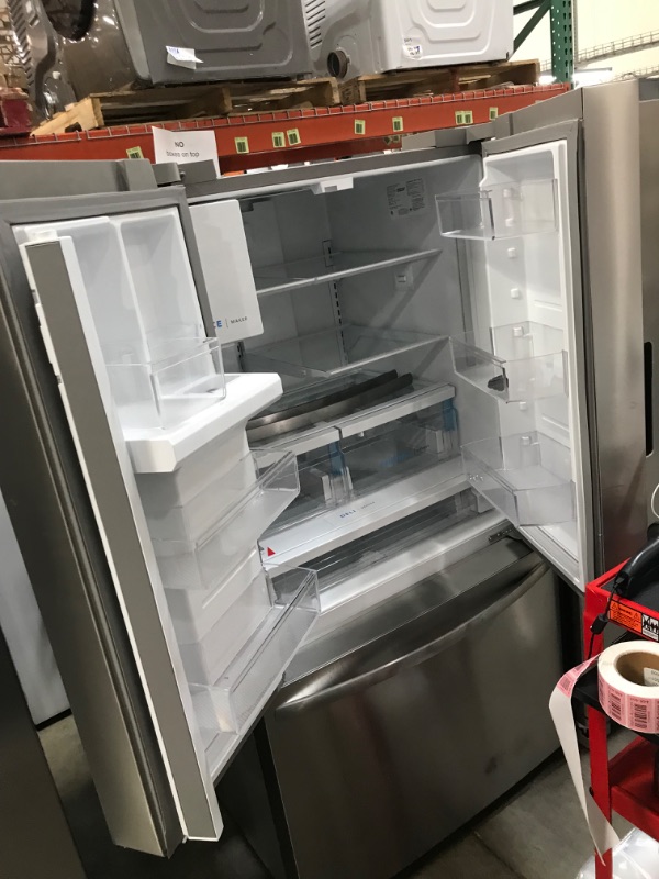 Photo 7 of Frigidaire 27.8-cu ft French Door Refrigerator with Ice Maker (Fingerprint Resistant Stainless Steel) ENERGY STAR