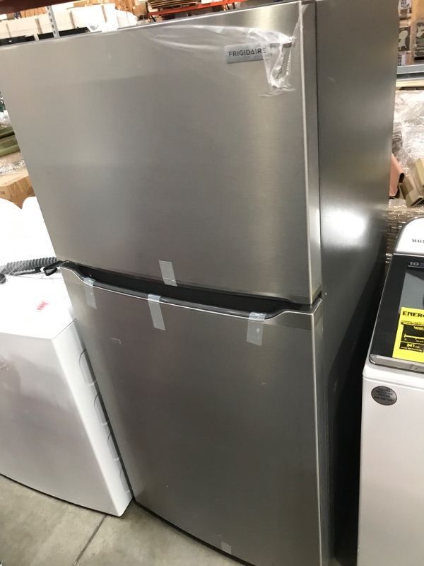 Photo 5 of Frigidaire Garage-Ready 20-cu ft Top-Freezer Refrigerator (Fingerprint Resistant Stainless Steel)