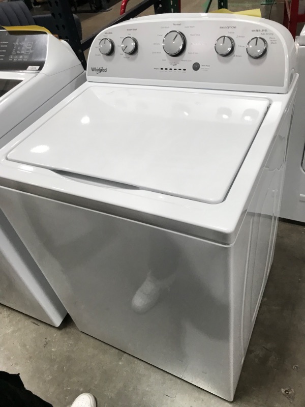 Photo 2 of ***USED - NOT FUNCTIONAL - SEE NOTES***
Whirlpool 3.5-cu ft High Efficiency Agitator Top-Load Washer (White)