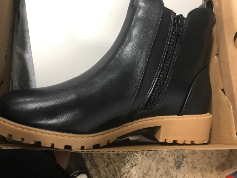 Photo 1 of 2y boots blk