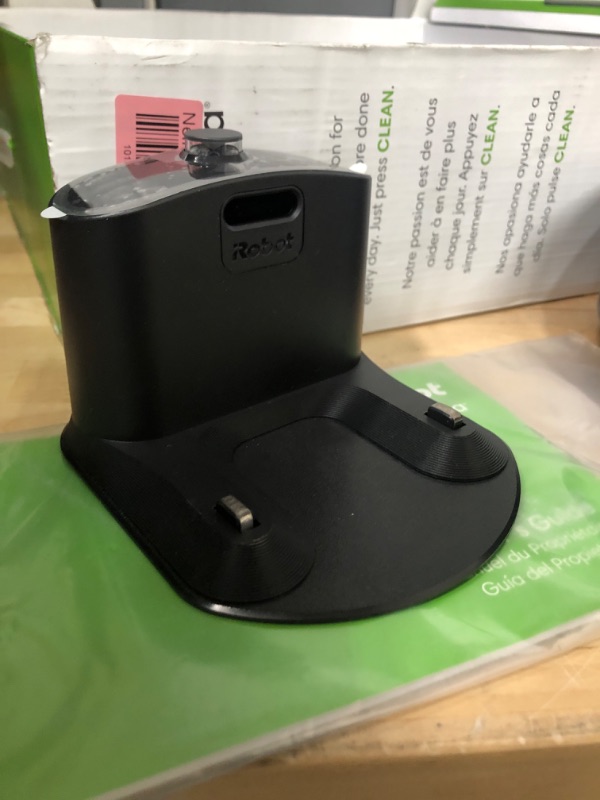 Photo 1 of USED. iRobot Roomba 980 Robot Vacuum-Wi-Fi Connected Mapping, Works with Alexa, Ideal for Pet Hair, Carpets, Hard Floors, Power Boost Technology, Black (Renewed)
