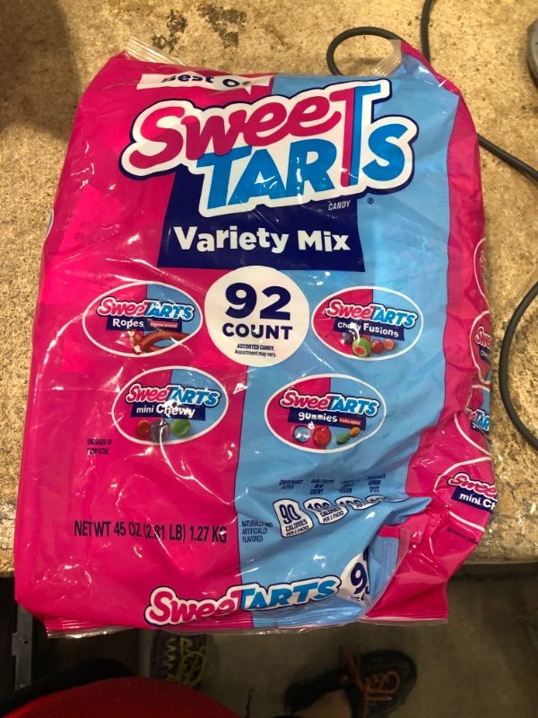 Photo 2 of *8/2023* SweeTARTS Candy Best of Variety Pack, Summer Candy, Cherry Ropes, Mini Chewy, Chewy Fusions & Gummies, 92 Pieces, 45 ounce