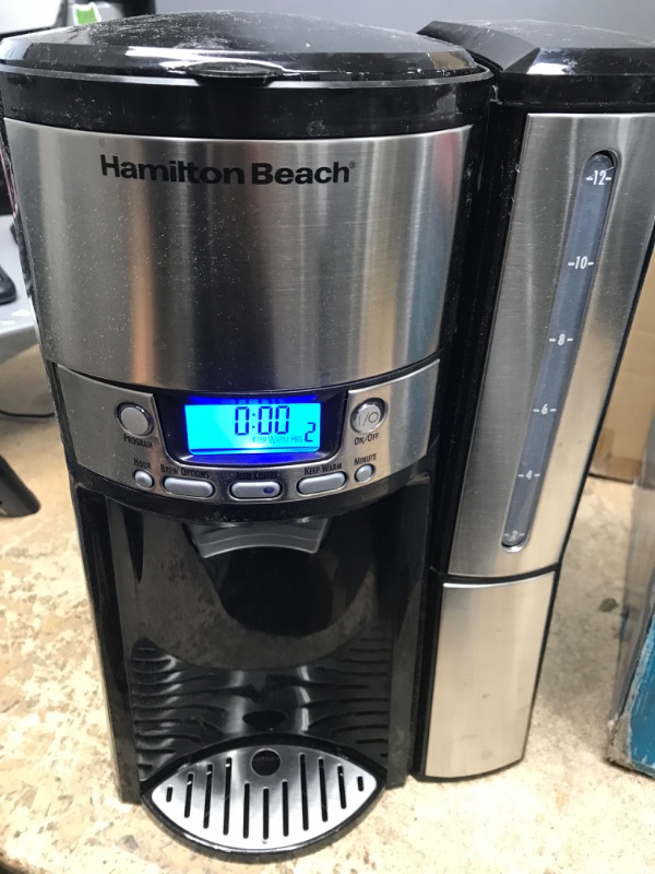 Photo 2 of * used item * powers on *
Hamilton Beach® 12-Cup BrewStation® Dispensing Coffee Maker with Removable Reservoir