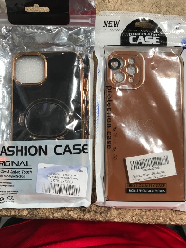 Photo 2 of 2 Bundle of iphone case