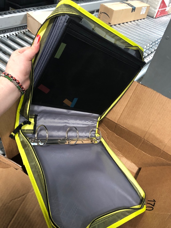 Photo 3 of Five Star Zipper Binder, 2 Inch 3-Ring Binder for School, Expansion Panel, 580 Sheet Capacity, Olive/Citrus (290520C) Olive/Citrus Binder